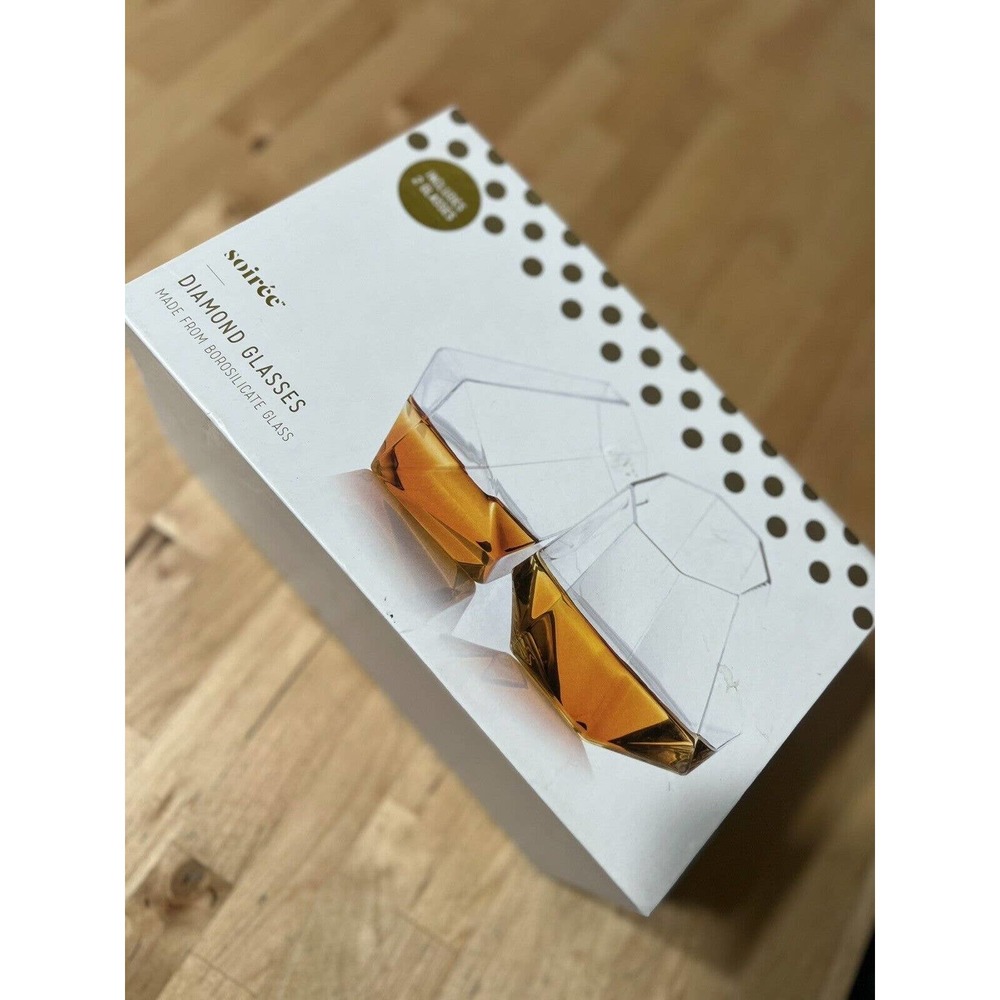 Soirée Diamond Shaped Rocks Glasses 2 Whiskey Sits on Angle